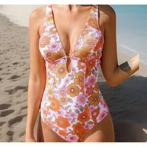 Cupshe Women Small 1PC Swimsuit Orange Floral V Neck Keyhole Cutout O Ring Cheek